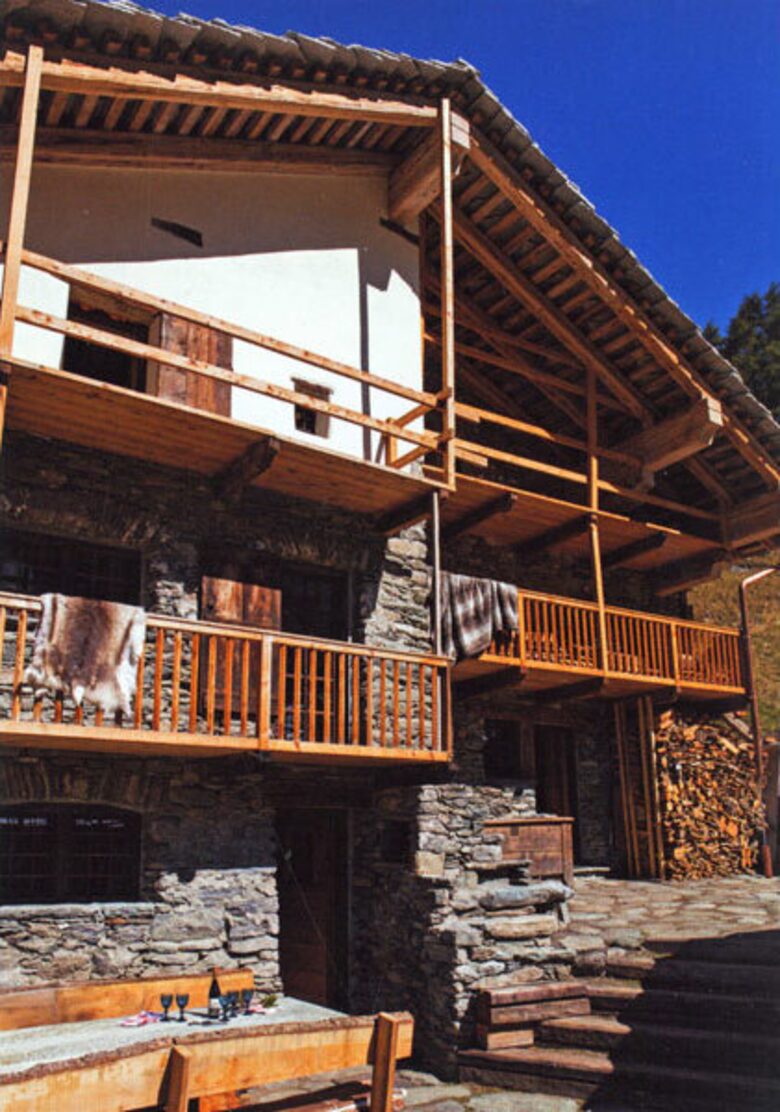 Alpine Haven on the Italian side of the Matterhorn - Cuneaz, Ayas, Italy