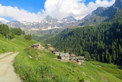 Alpine Haven on the Italian side of the Matterhorn - Cuneaz, Ayas, Italy