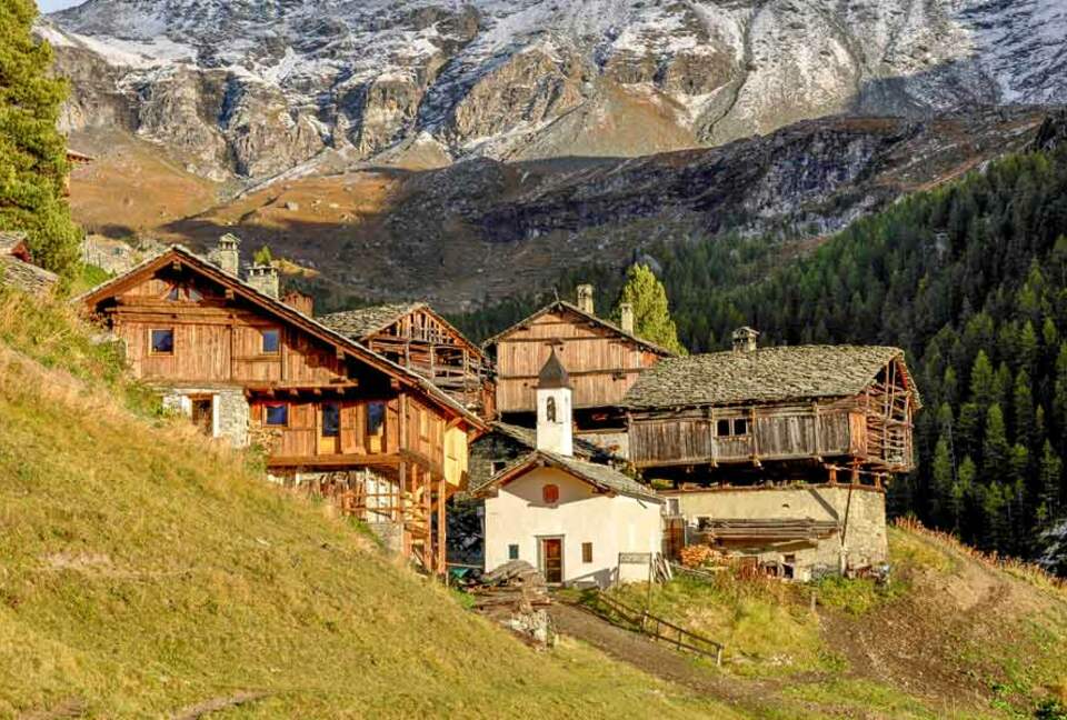 Alpine Haven on the Italian side of the Matterhorn - Cuneaz, Ayas, Italy