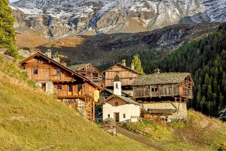 Alpine Haven on the Italian side of the Matterhorn - Cuneaz, Ayas, Italy