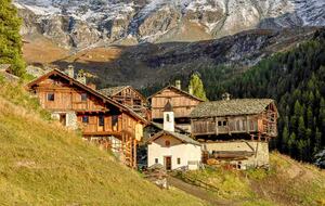 Alpine Haven on the Italian side of the Matterhorn - Cuneaz, Ayas, Italy
