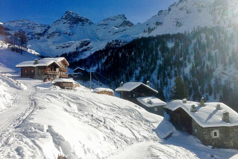 Alpine Haven on the Italian side of the Matterhorn - Cuneaz, Ayas, Italy