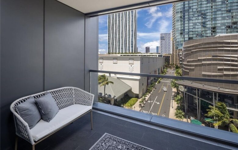 Kakaʻako Living- Best location! - Honolulu, Hawaii