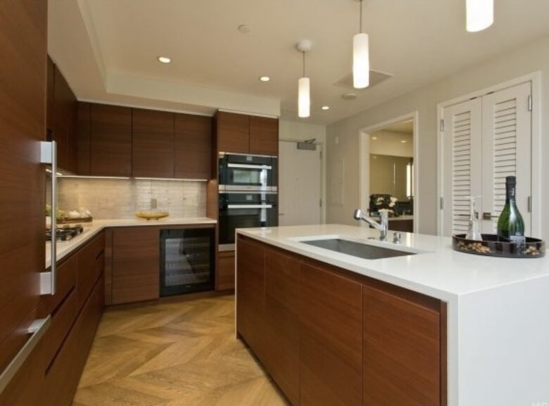 Kakaʻako Living- Best location! - Honolulu, Hawaii
