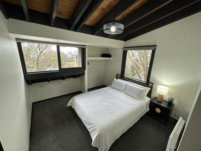The ultimate mountain escape … for Snow or MTB... with Finnish Sauna - Falls Creek, Australia