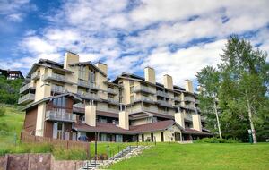 Elegant Ski Time Square Condo with Mountain Views - Steamboat Springs, Colorado