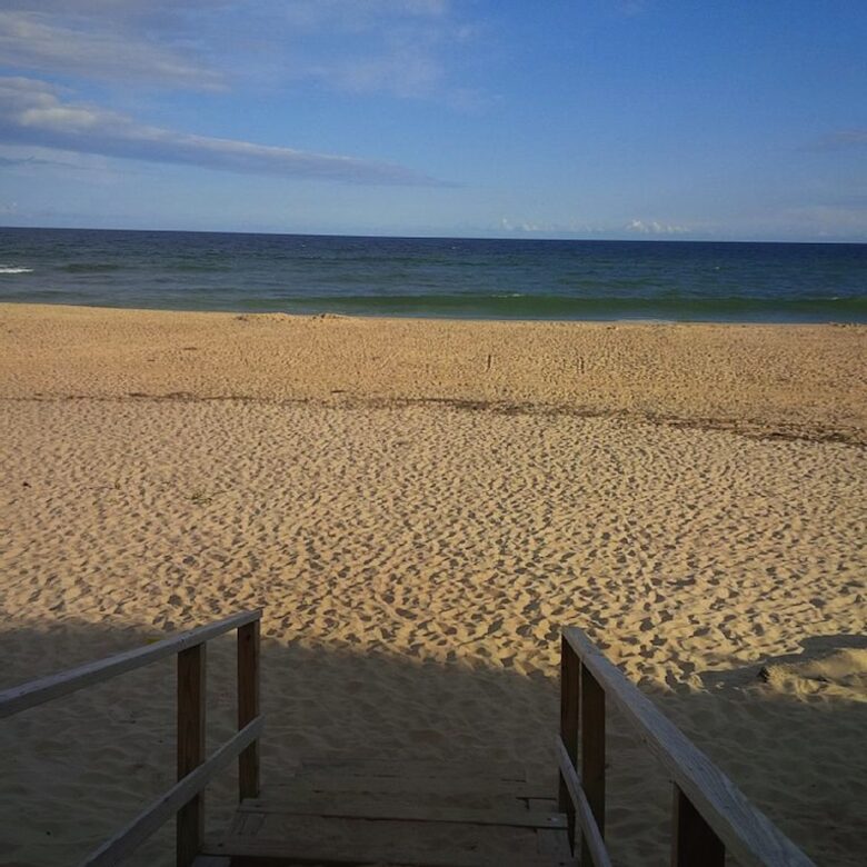 Hamptons - Montauk Luxury Modern Oasis, Walking Distance to Private Beach - Montauk, New York