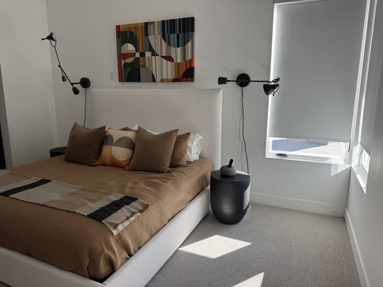 2nd bedroom on main level with full bath/shower