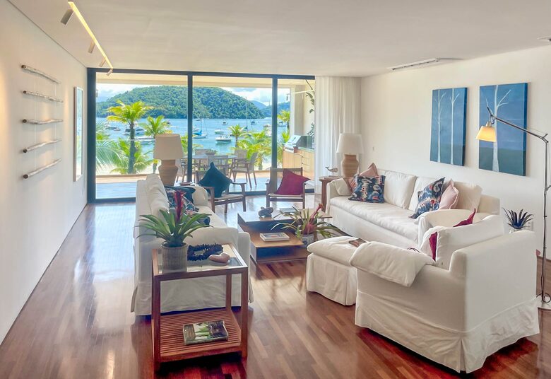 Sophisticated Beachfront Haven in Angra - Angra dos Reis, Brazil