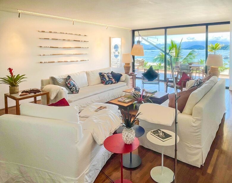 Sophisticated Beachfront Haven in Angra - Angra dos Reis, Brazil
