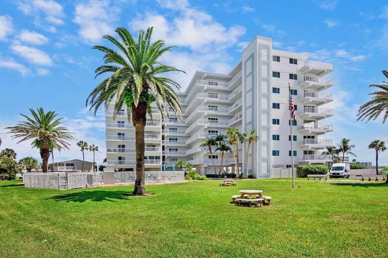Siesta Key Beach Retreat - Siesta Key, Sarasota, Florida