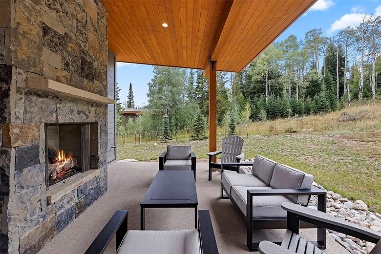Five-Bedroom Alpine Escape with Forest Views & Resort Amenities - Silverthorne, Colorado