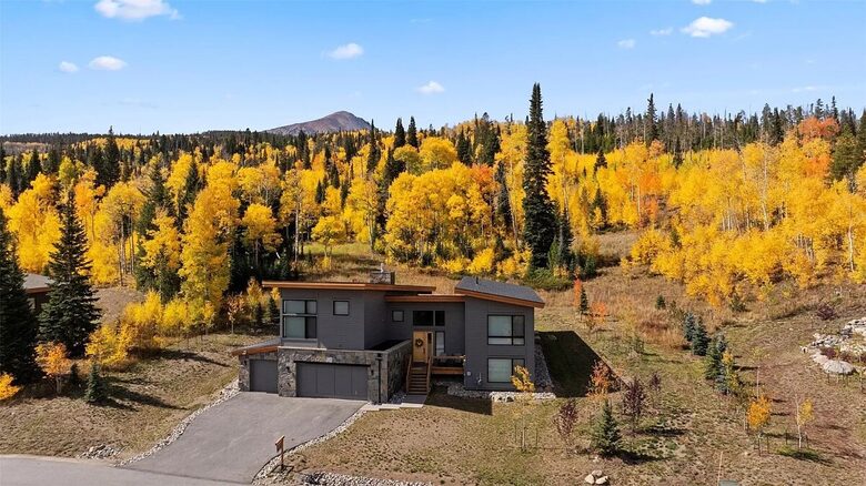 Five-Bedroom Alpine Escape with Forest Views & Resort Amenities - Silverthorne, Colorado