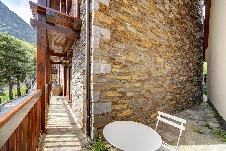 VIVLA| Casa Neret - Bagergue, Lleida, Spain