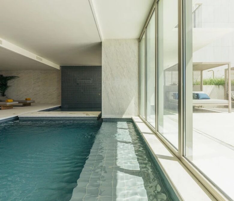 Bayline: Beachfront Living | Luxury Algarve Condo with Panoramic Ocean Views - Armação de Pêra, Portugal