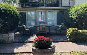 Niagara Riverfront Contemporary Retreat - Niagara-on-the-Lake, Canada
