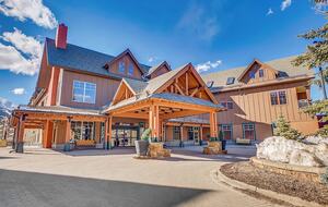 Main Street Mountain View Retreat - Breckenridge, Colorado