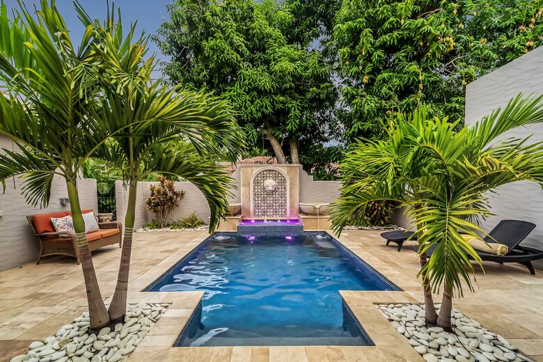 Tropical Hideaway Steps from Sarasota Bay - Sarasota, Florida