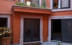 Terracotta Haven with Rooftop Fire Lounge & Courtyard Living - San Miguel de Allende, Mexico