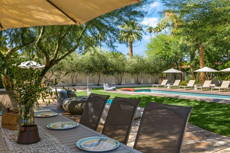 Mid-Century Glam Retreat in the Heart of Rancho Mirage - Rancho Mirage, California