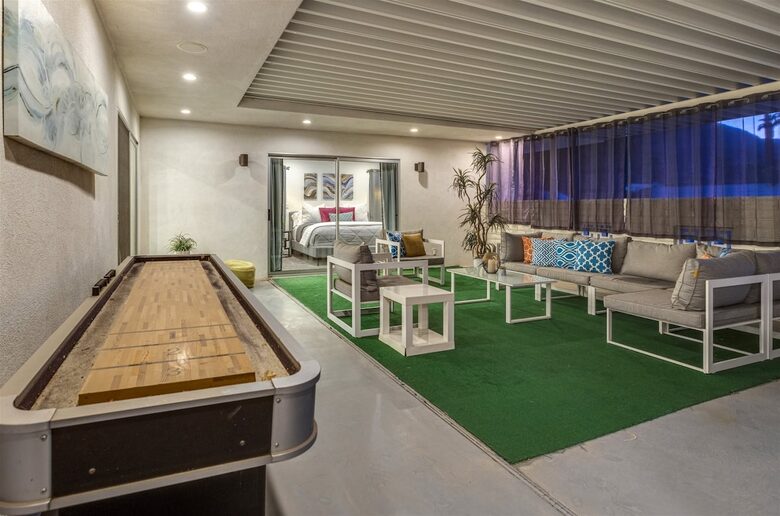 Mid-Century Glam Retreat in the Heart of Rancho Mirage - Rancho Mirage, California