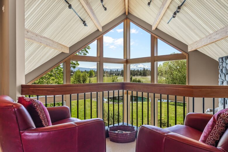View/sitting area