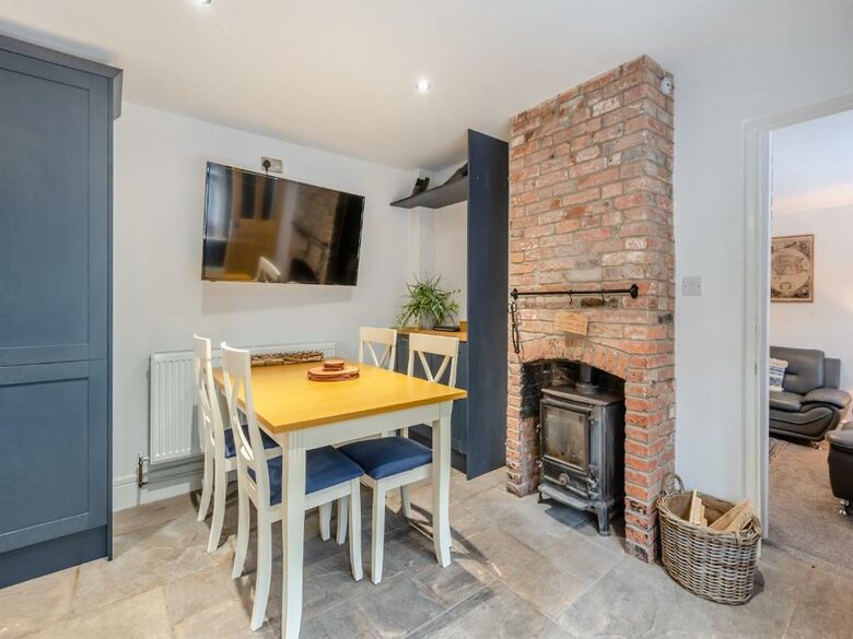 A Cosy Countryside Escape in Rural Nottinghamshire - Elkesley, United Kingdom