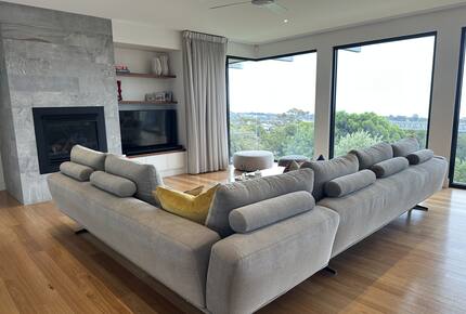 Modern beach house with 180 degree bay views - Melbourne, Australia