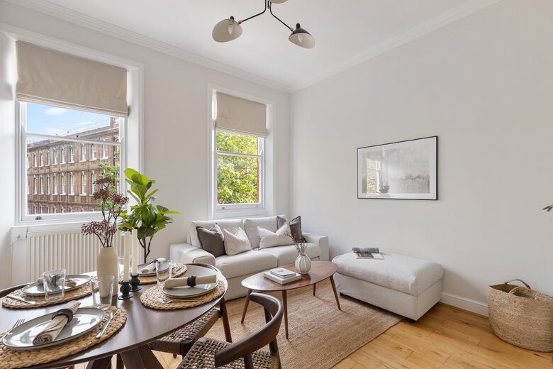 A Garden Square Apartment in the Heart of Kensington & Chelsea - Greater London, United Kingdom