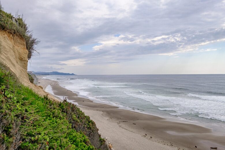 Elevated Lincoln City Oceanview Escape - Lincoln City, Oregon