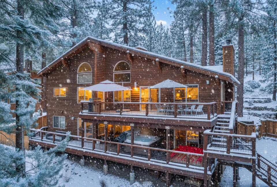 Luxury Modern Home Minutes from the Lake and Ski Slopes - Incline Village, Lake Tahoe. - Incline Village, Nevada