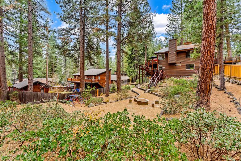 Luxury Modern Home Minutes from the Lake and Ski Slopes - Incline Village, Lake Tahoe. - Incline Village, Nevada
