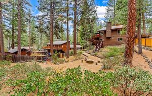Luxury Modern Home Minutes from the Lake and Ski Slopes - Incline Village, Lake Tahoe. - Incline Village, Nevada