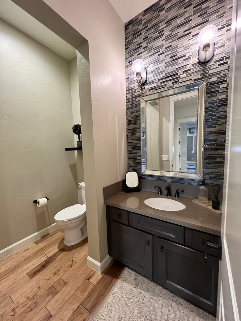 1/2 bath