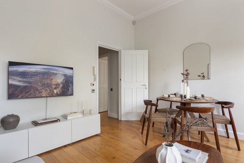 A Garden Square Apartment in the Heart of Kensington & Chelsea - Greater London, United Kingdom