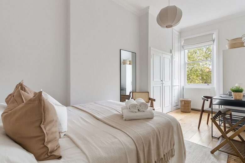 A Garden Square Apartment in the Heart of Kensington & Chelsea - Greater London, United Kingdom