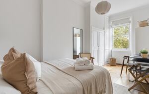 A Garden Square Apartment in the Heart of Kensington & Chelsea - Greater London, United Kingdom