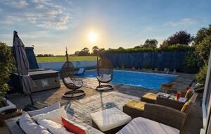 Stylish Coastal Escape Surrounded by Nature - Milford Haven, United Kingdom