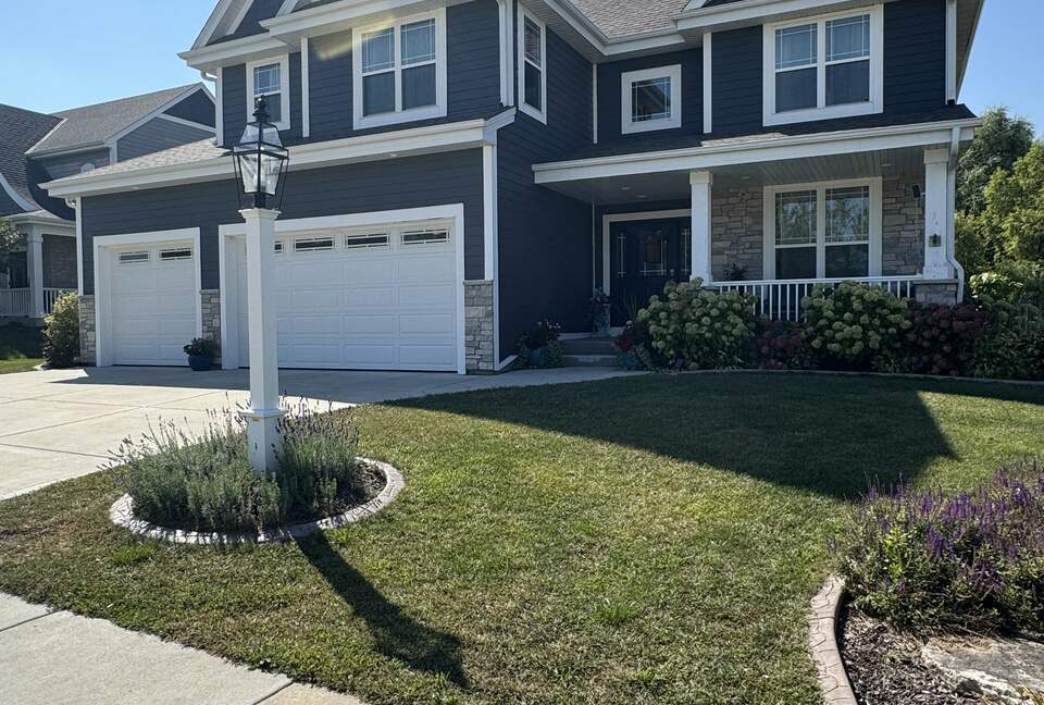Fox Lake Village Retreat with Saltwater Pool & Spa - Waukesha, Wisconsin