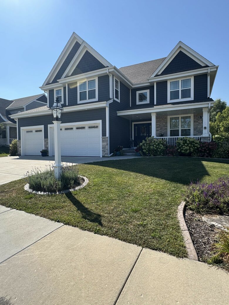 Fox Lake Village Retreat with Saltwater Pool & Spa - Waukesha, Wisconsin