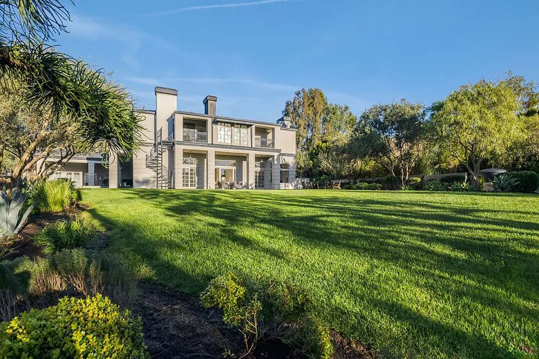 An Architectural Estate on the Riviera - Malibu, California