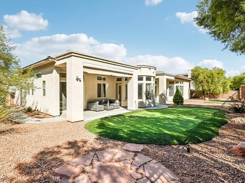 Private Modern Retreat 15 minutes to Las Vegas strip in Henderson - Henderson, Nevada