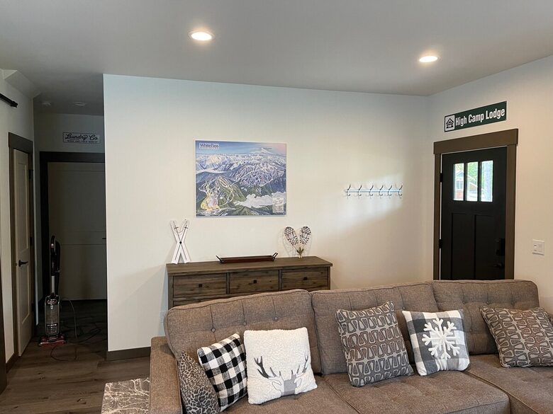 A Modern Alpine Chalet in the Heart of Packwood - Packwood, Washington