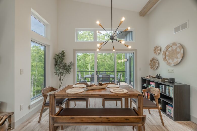 The Curated Treehouse | Private Hot Tub with Trail & Resort Access - Innsbrook, Missouri