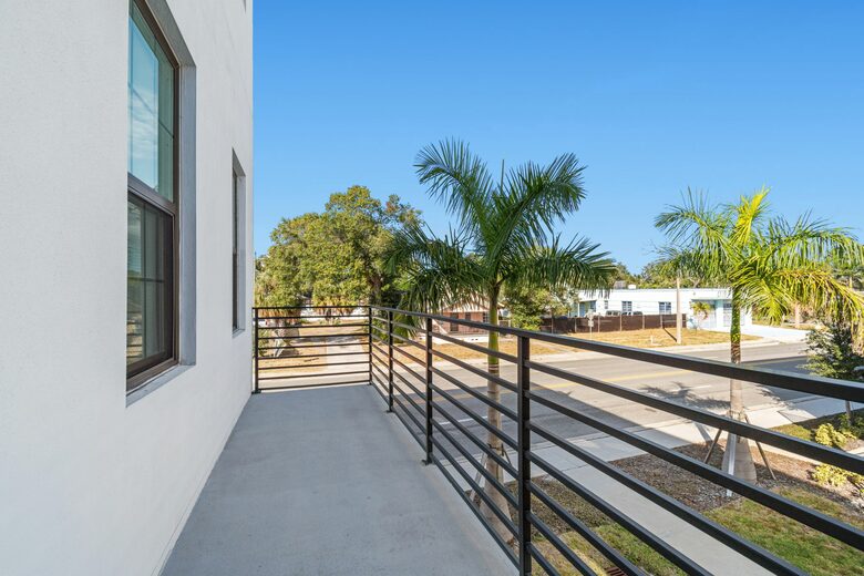 Warehouse Arts District Industrial Chic Townhome - St. Petersburg, Florida