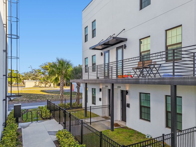 Warehouse Arts District Industrial Chic Townhome - St. Petersburg, Florida