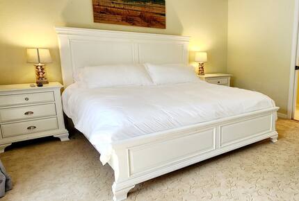 Serene Florida Retreat in a Gated Community - Naples, Florida