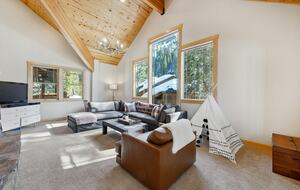 River Run Family Retreat Near Palisades Tahoe - Alpine Meadows, California