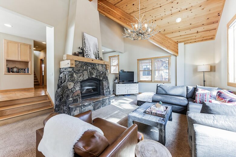 River Run Family Retreat Near Palisades Tahoe - Alpine Meadows, California