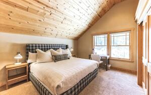 River Run Family Retreat Near Palisades Tahoe - Alpine Meadows, California
